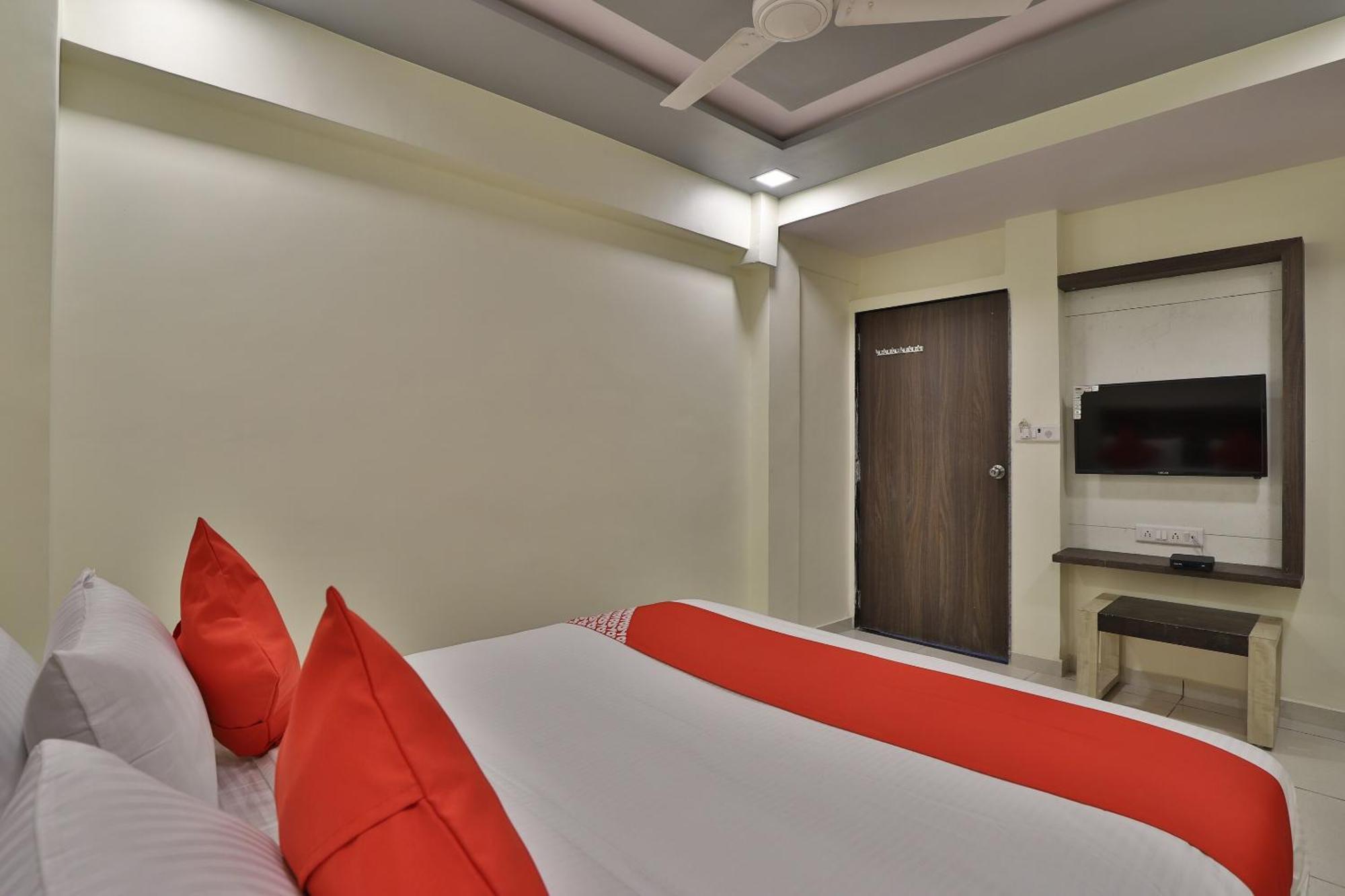 โอโย 36139 โฮเต็ล ซันเวย์ Hotel อาเมดาบัด ภายนอก รูปภาพ